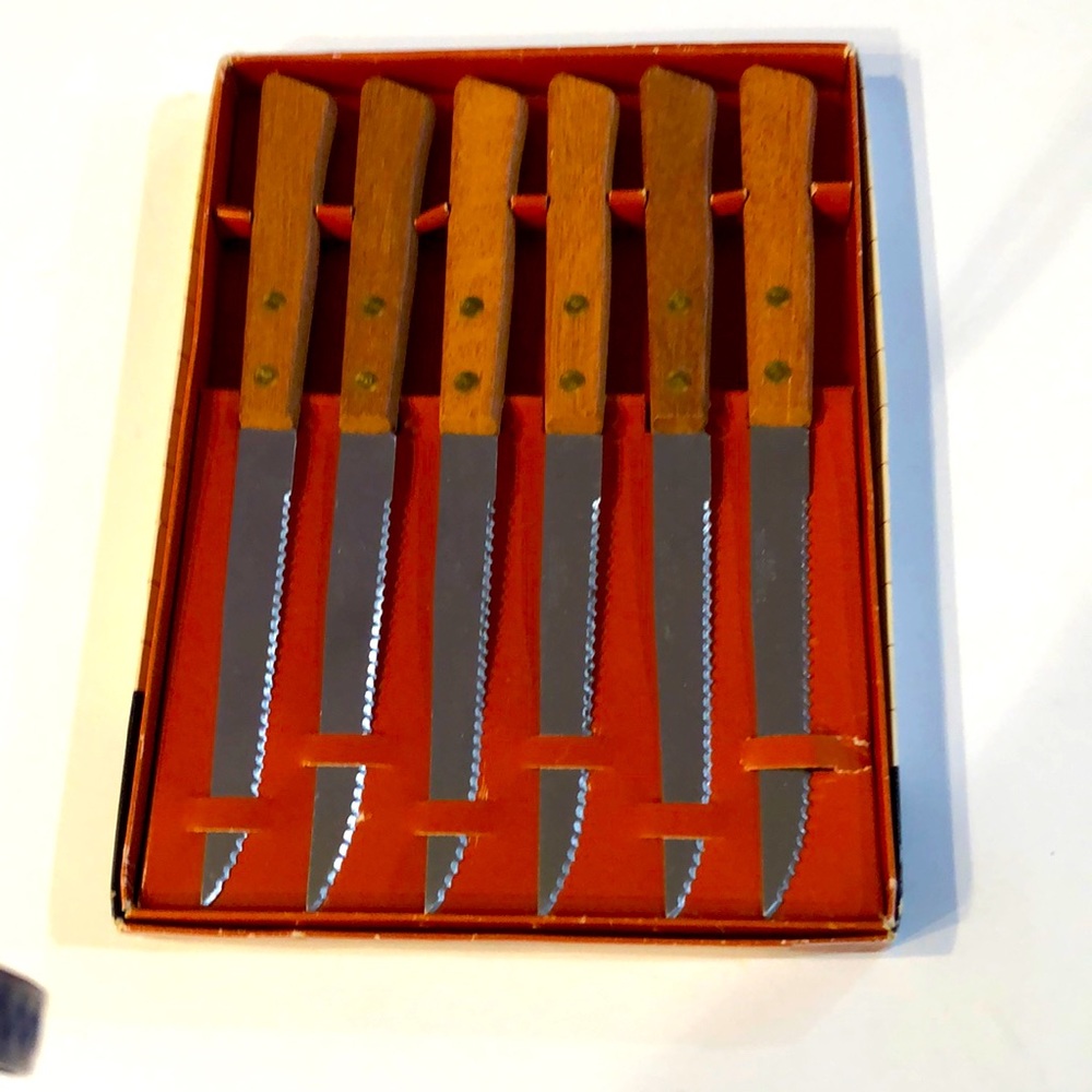 Rivera 6 piece steak knife set stainless steel wooden handles.